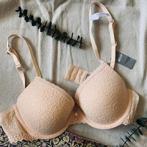 **NEW** light pink, lace detail Aerie bra 34B